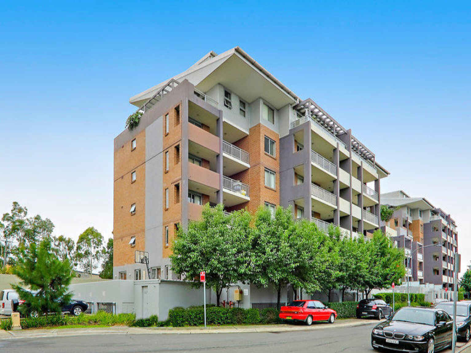 8/4-10 Benedict Court Holroyd