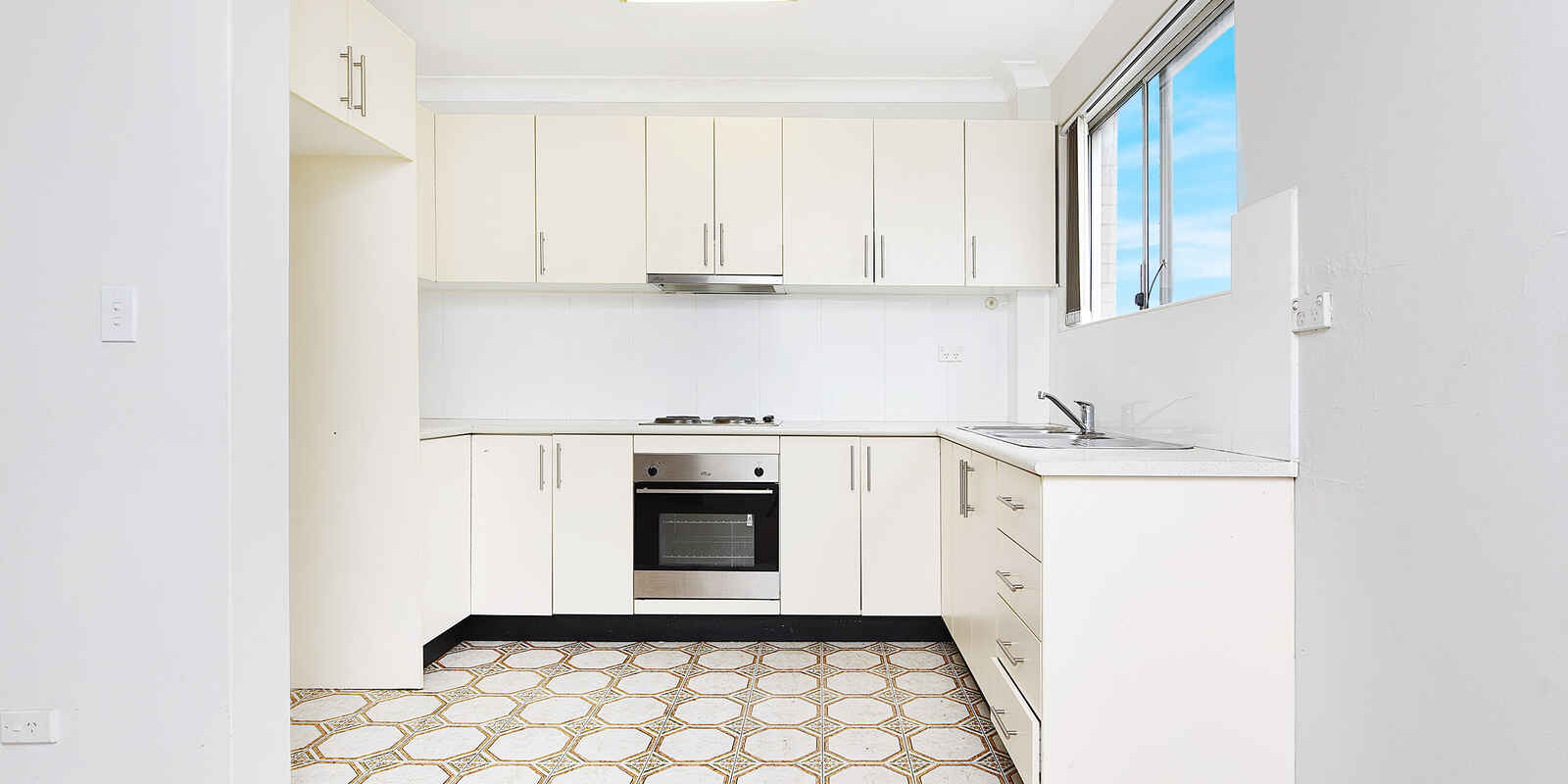 2/18 Crown Street Granville