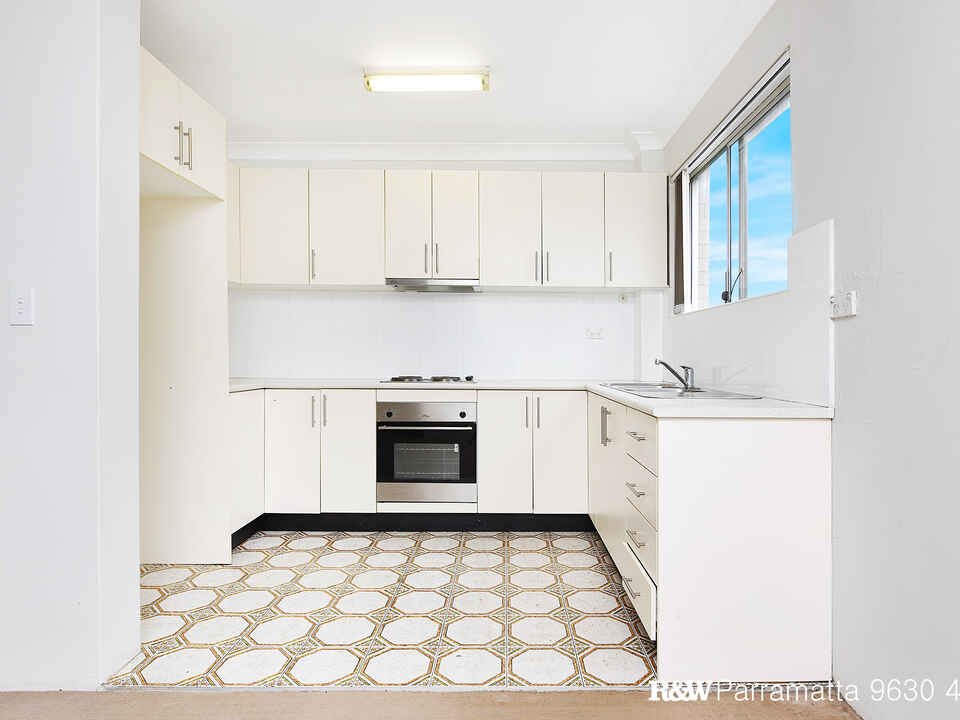 2/18 Crown Street Granville