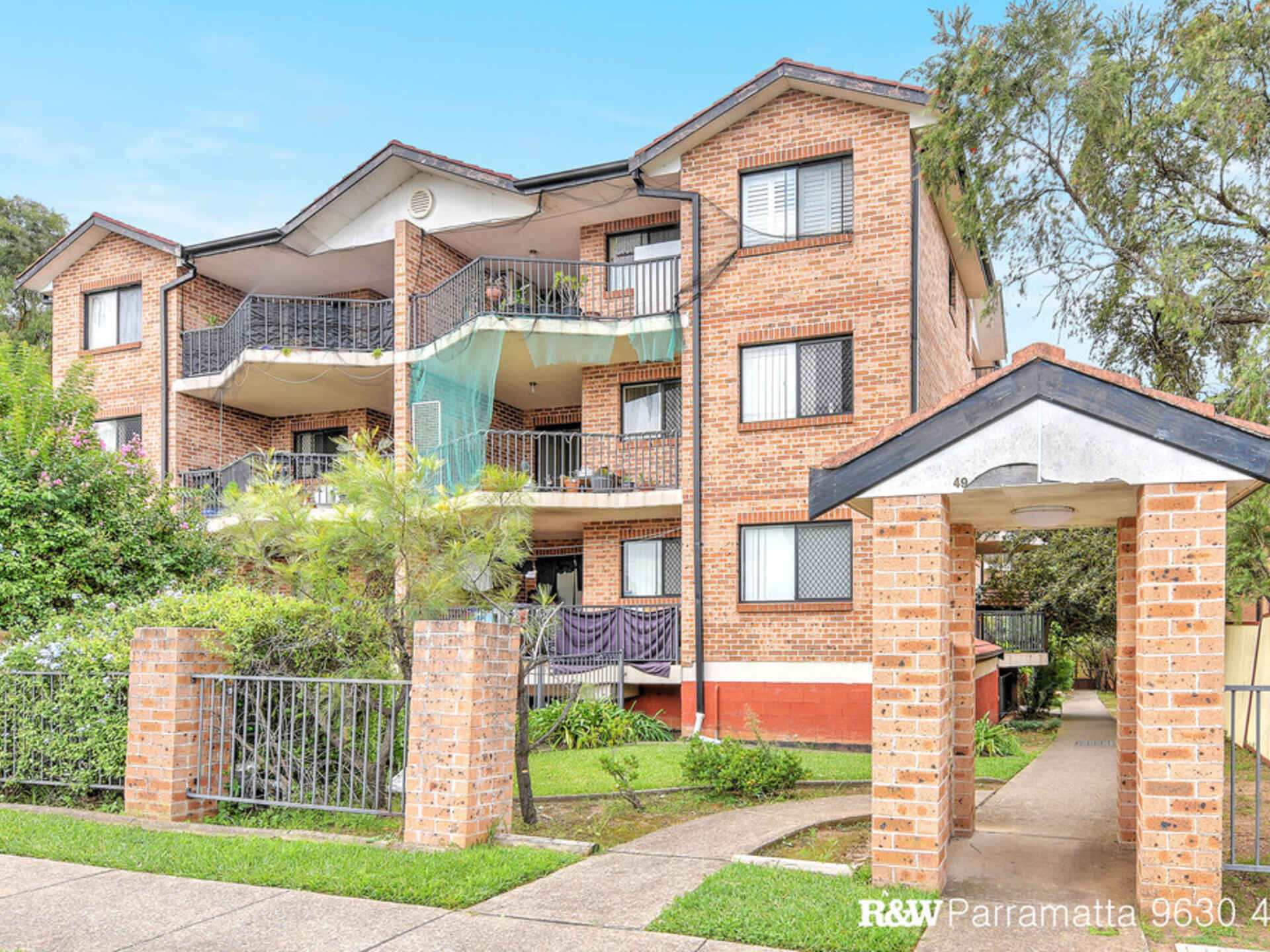 15/49 Calliope Street Guildford