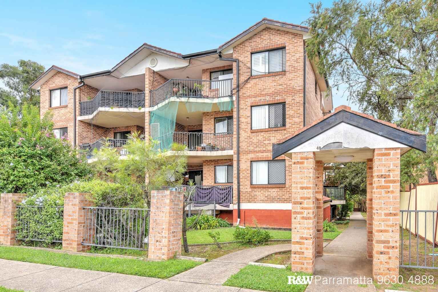 15/49 Calliope Street Guildford