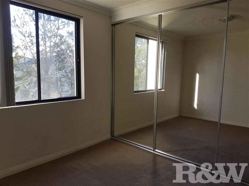 18/23-27 Lydbrook Street Westmead