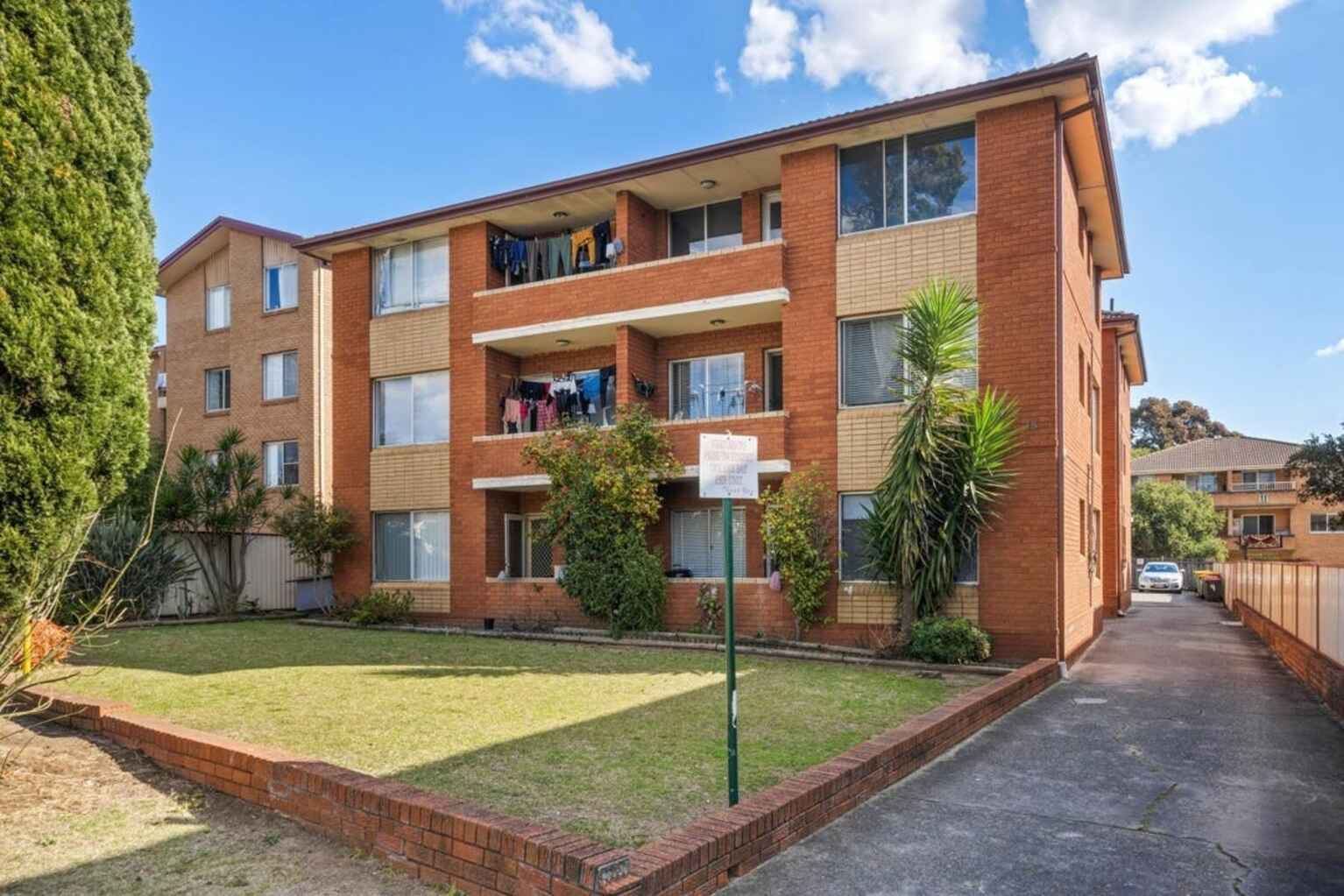 9/15 Station Street West Harris Park