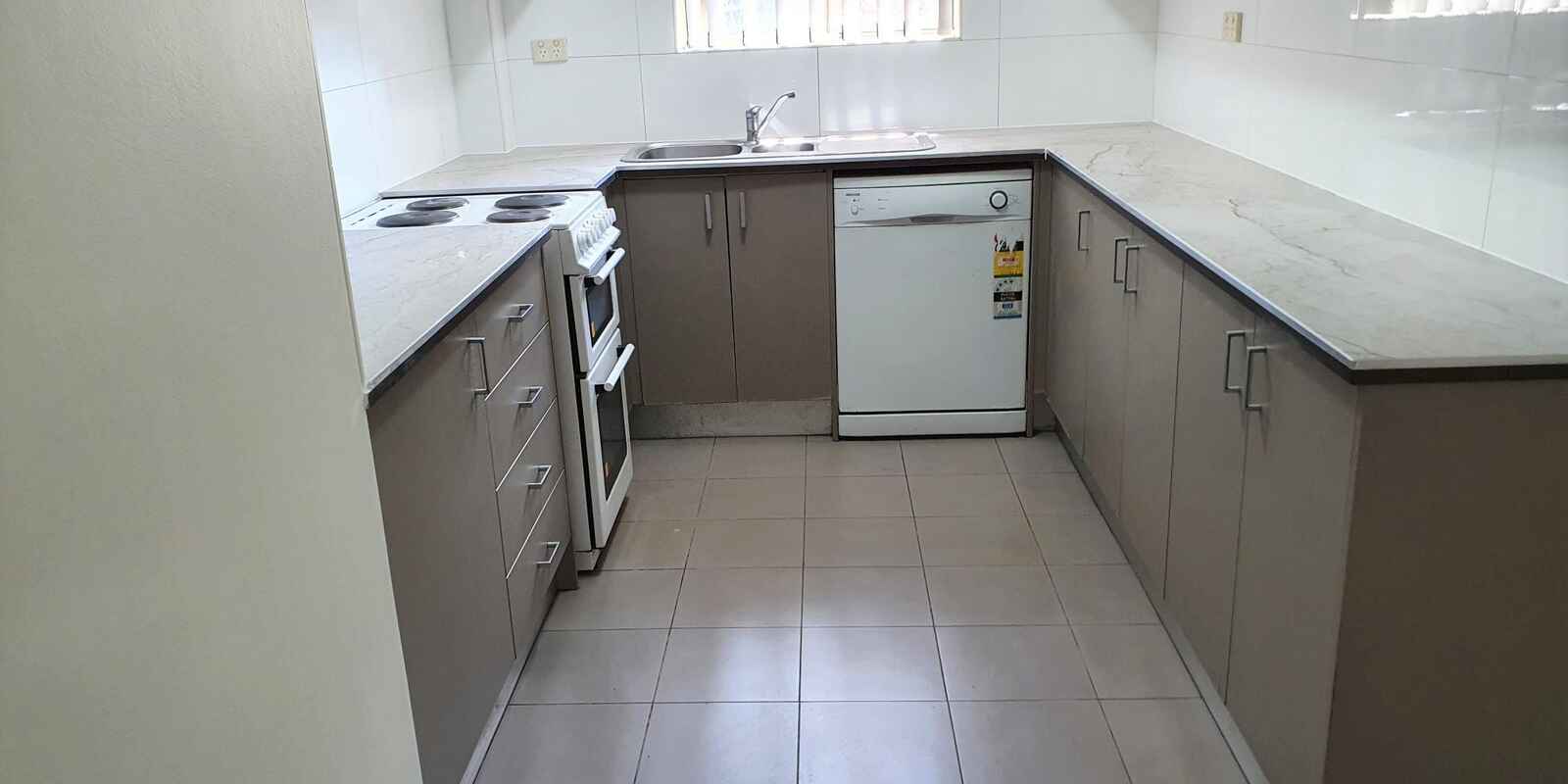 4/8-10 Queens Road Westmead