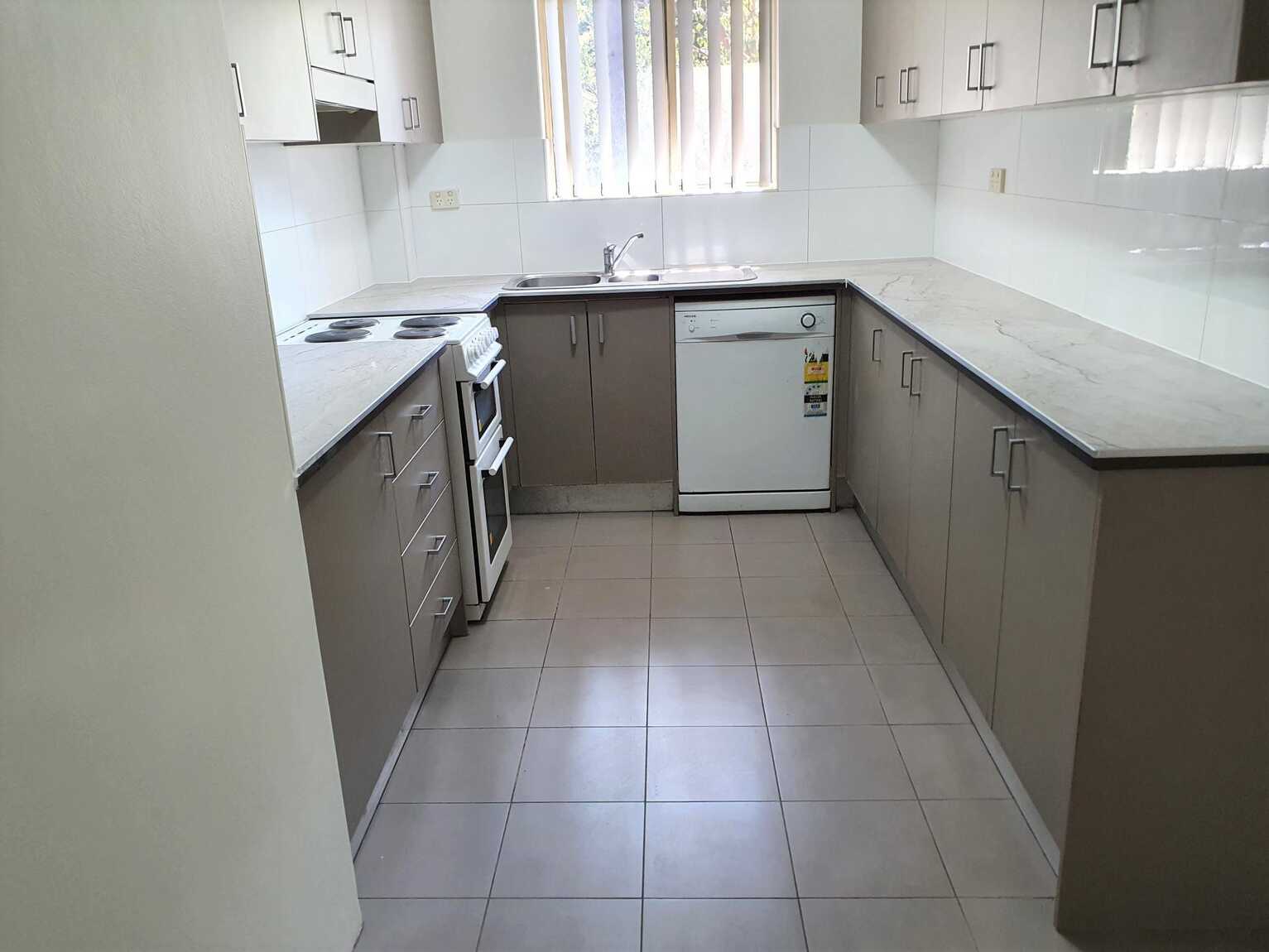 4/8-10 Queens Road Westmead