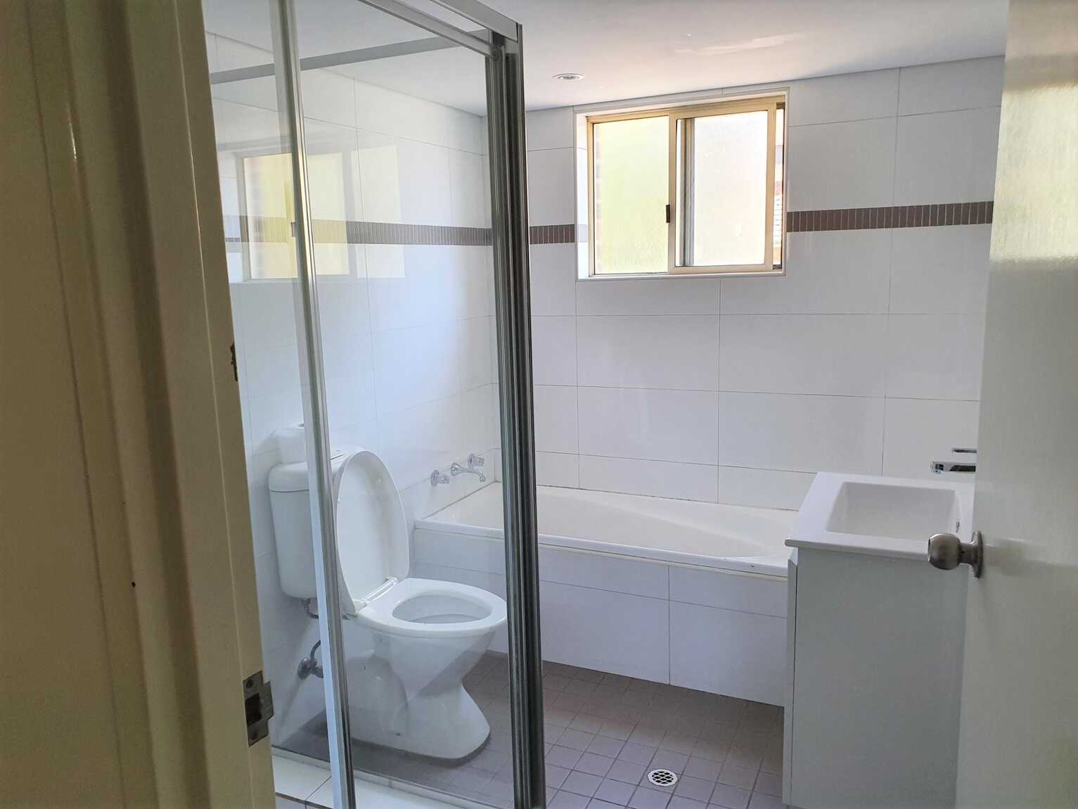 4/8-10 Queens Road Westmead