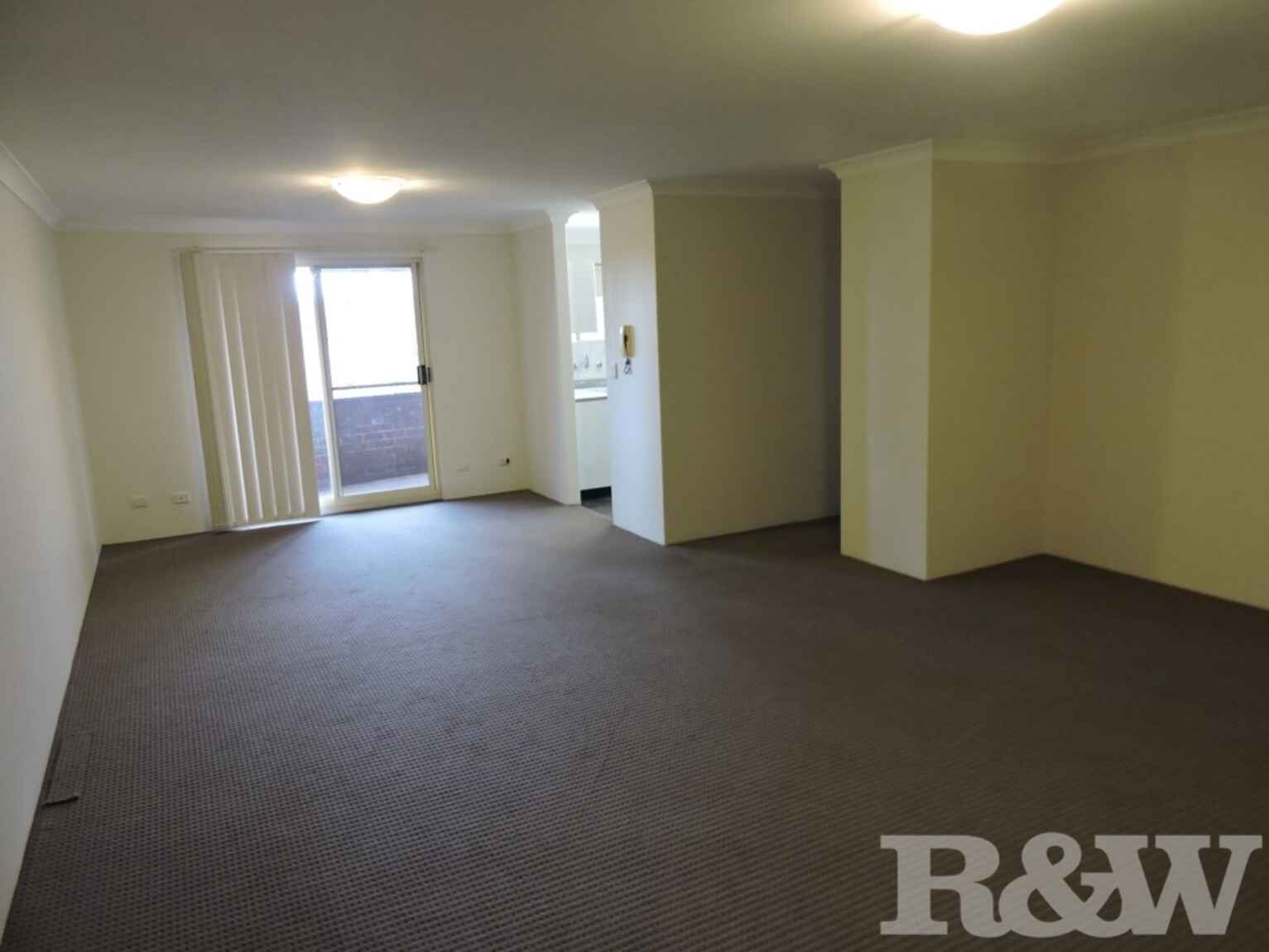 8`/8-10 Queens Road Westmead