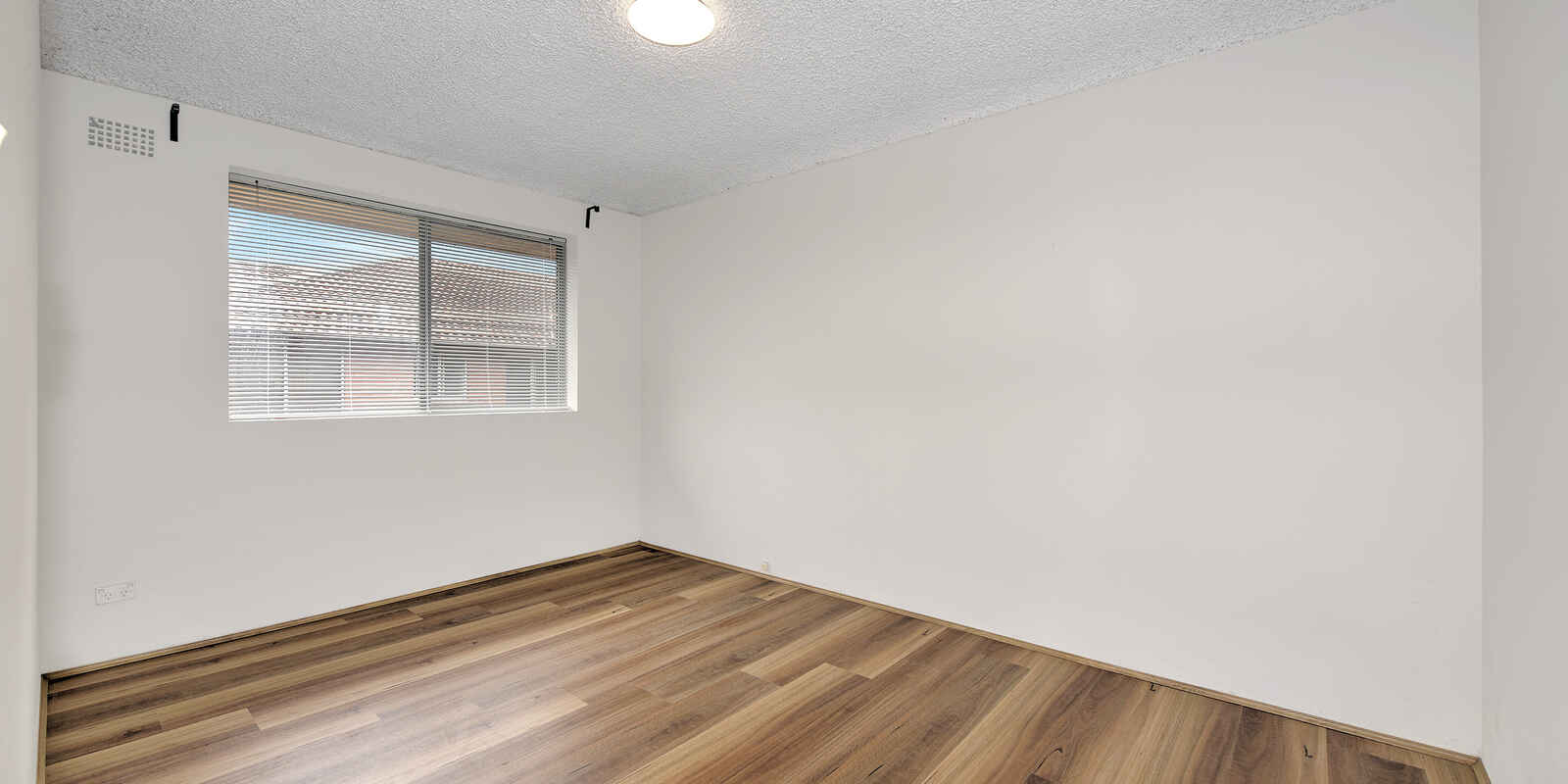 11/19-21 The Trongate Granville 11/19-21 The Trongate Granville