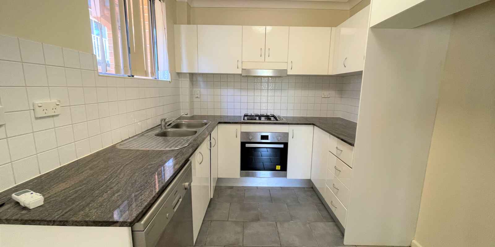 3/98 O'Connell Street North Parramatta