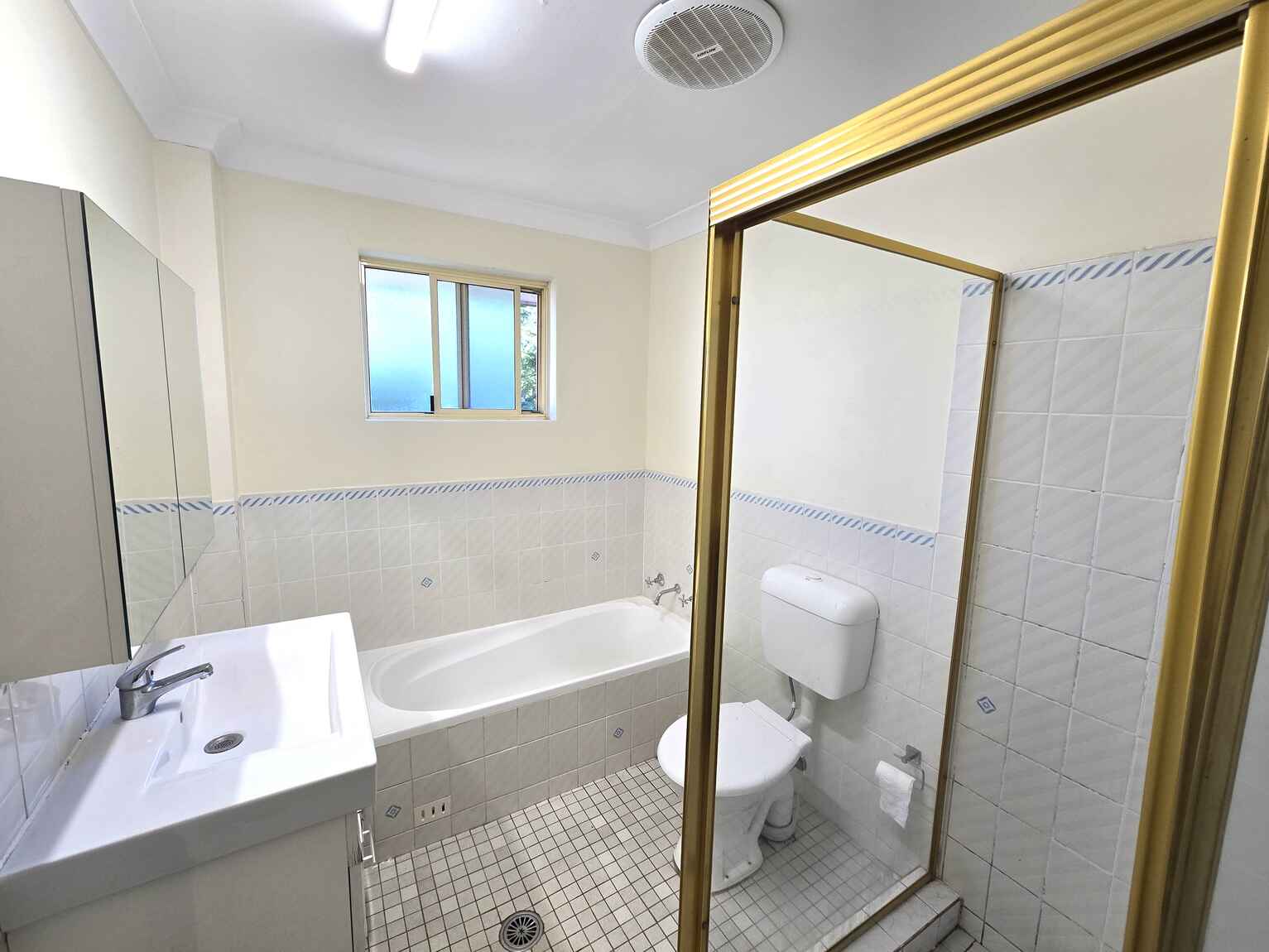 10/8-10 Queens Road Westmead