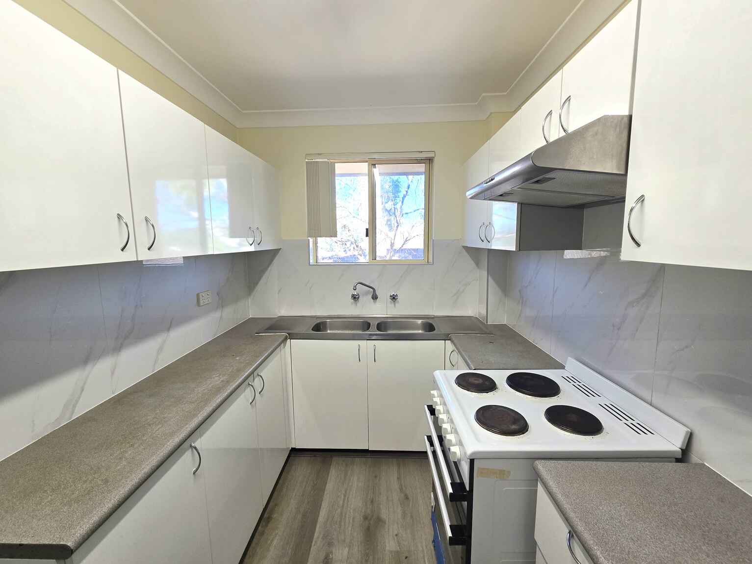 10/8-10 Queens Road Westmead