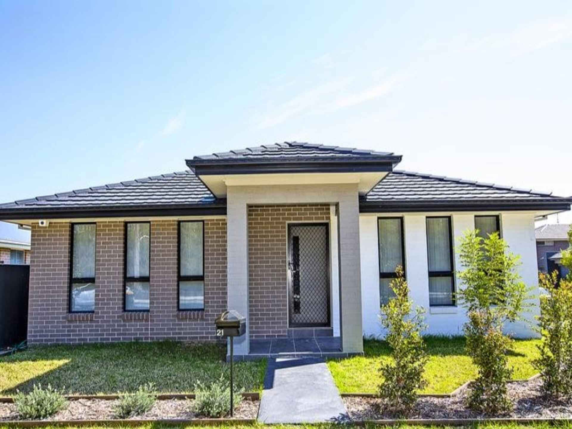 21 Moluccana Crescent Ropes Crossing