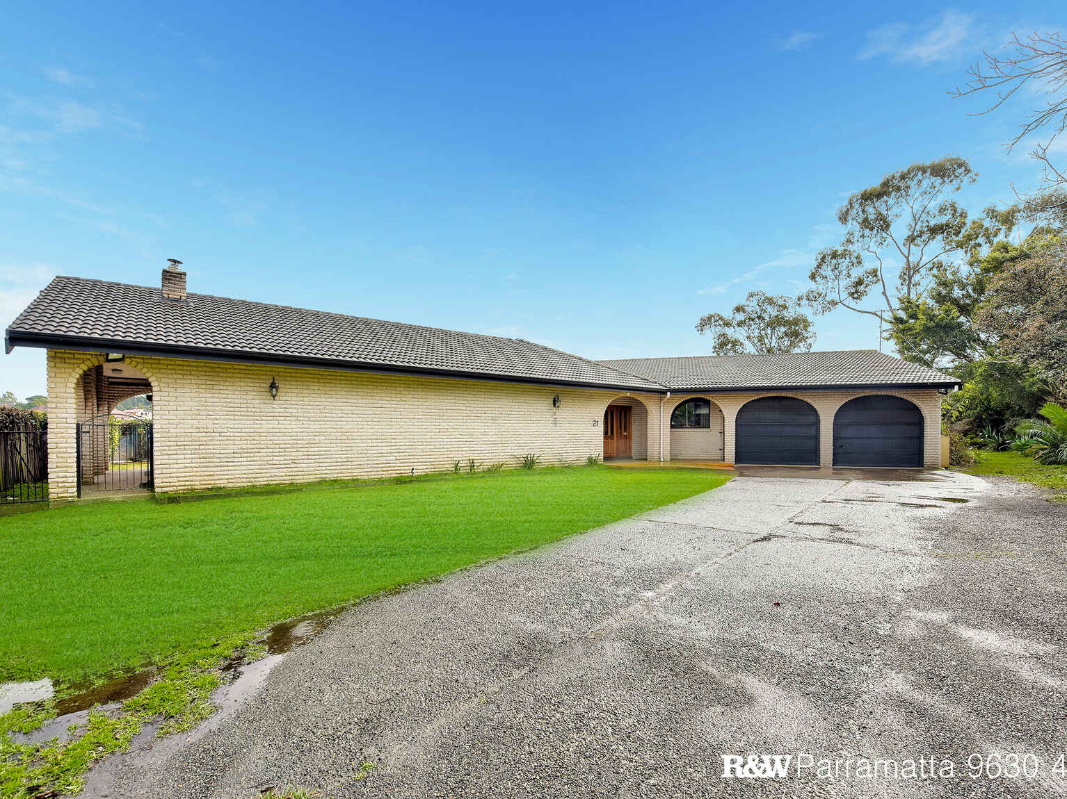19-21 Huon Place Bella Vista