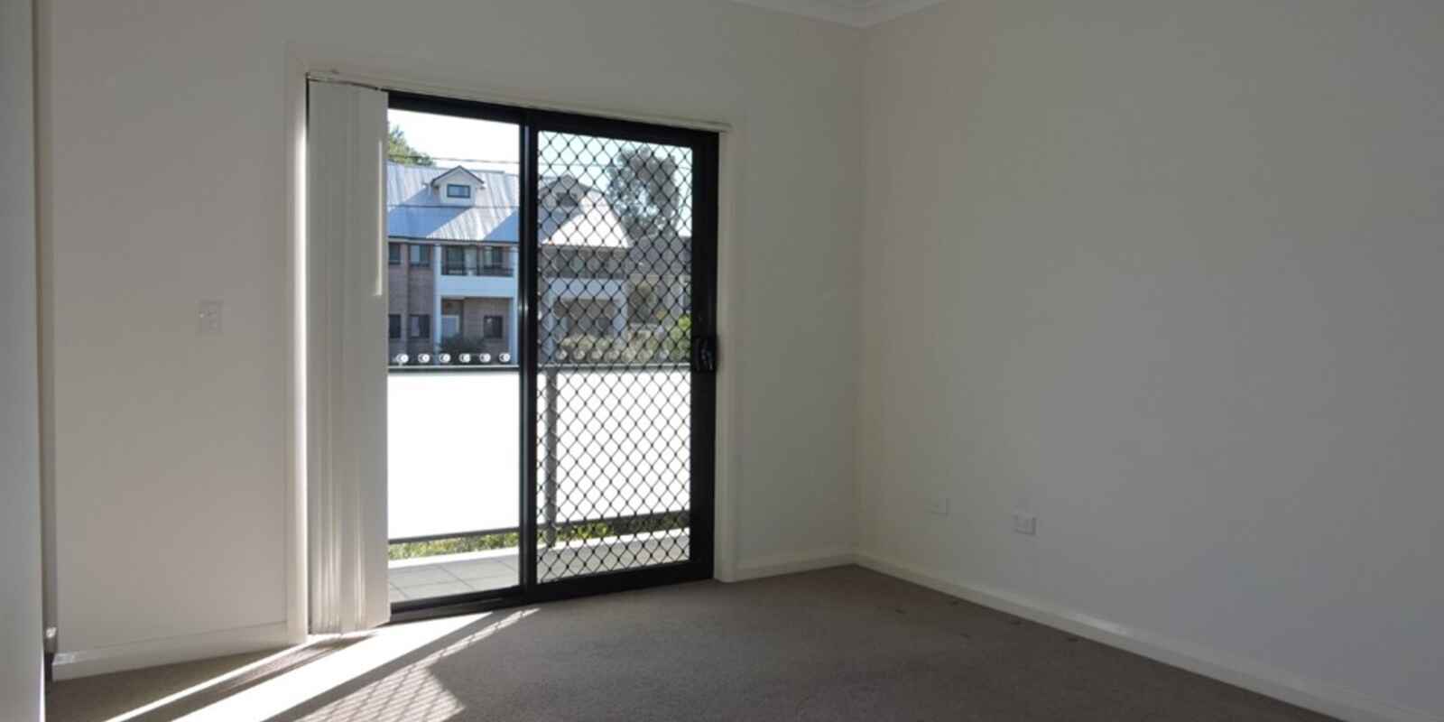 4/175 Kissing Point Road Dundas