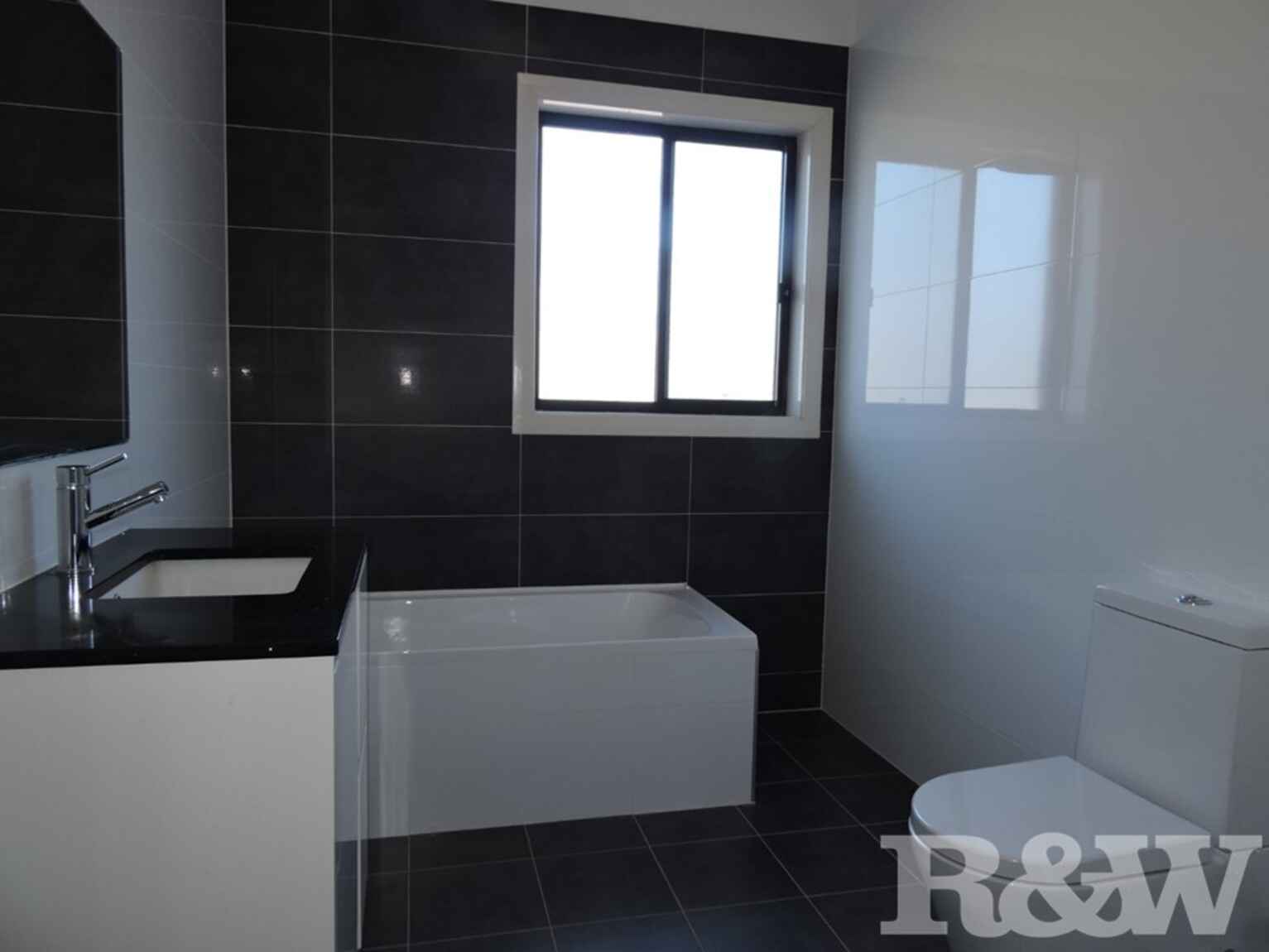 4/175 Kissing Point Road Dundas