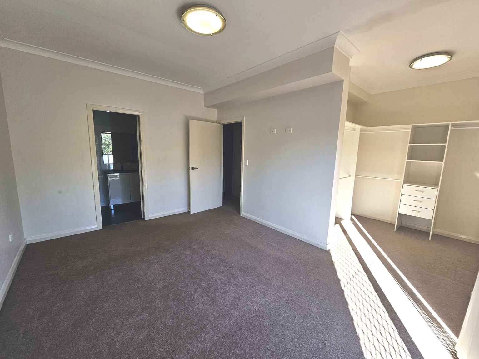 4/175 Kissing Point Road Dundas