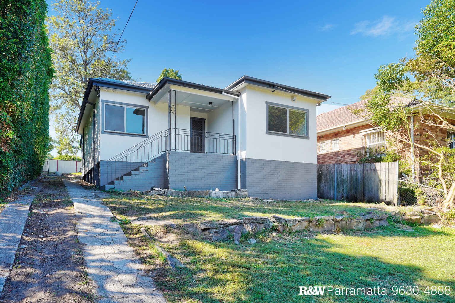 68 Rippon Avenue Dundas